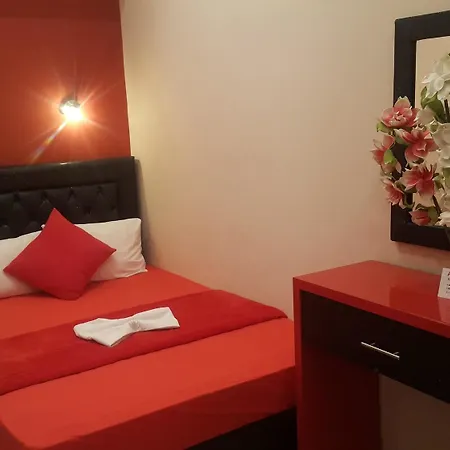 Apartment 6 Spacious In Featuring A Balcony And Paralia Katerinis