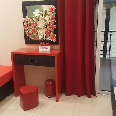 6 Spacious In Featuring A Balcony And Paralia Katerinis